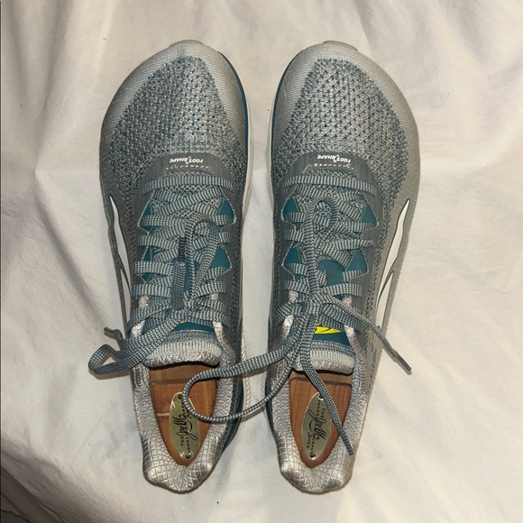 Altra Torin 4 Plush Running Shoe - Picture 4 of 8